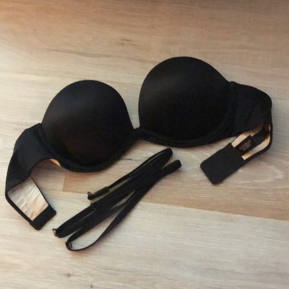 Victoria’s Secret Very Sexy  strapless bra